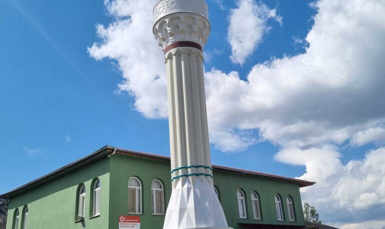 Adana Aladağ Mevlana Cami Çelik Minare