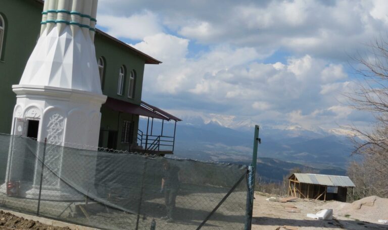 Adana Aladağ Mevlana Cami Çelik Minare