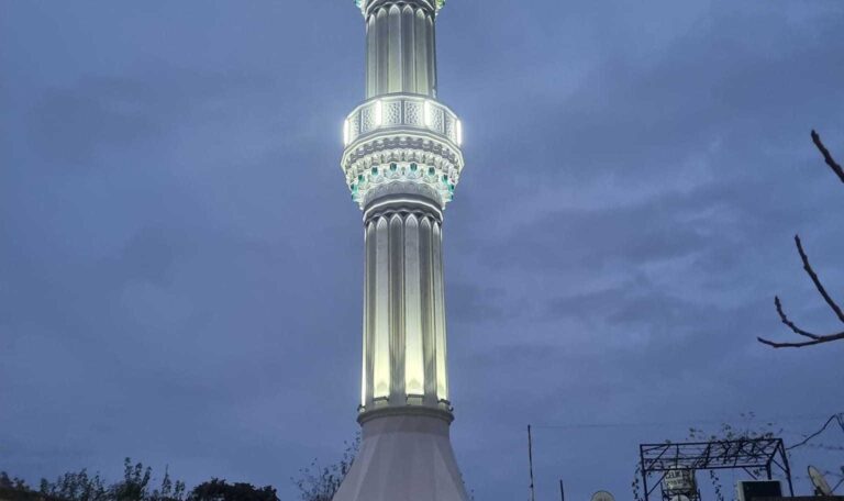 Adana Kılıç Köyü Yeni Cami Çelik Minare