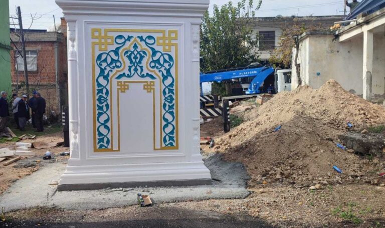 Adana Kılıç Köyü Yeni Cami Çelik Minare