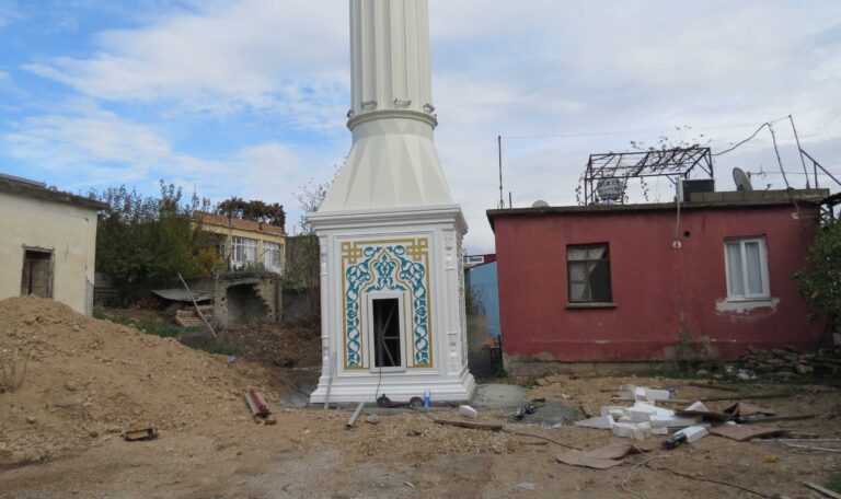 Adana Kılıç Köyü Yeni Cami Çelik Minare