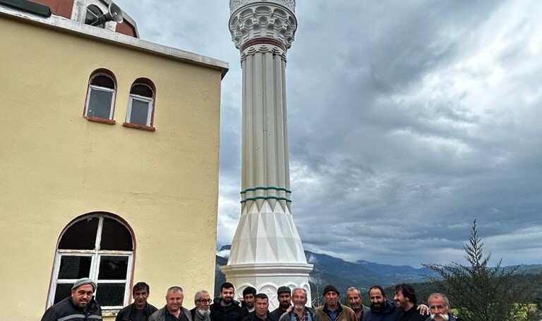 Adana Kozan Cami Çelik Minare
