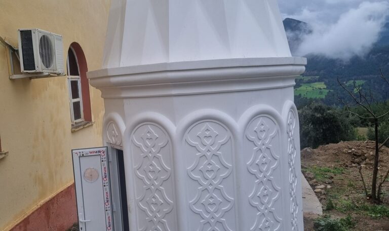 Adana Kozan Cami Çelik Minare