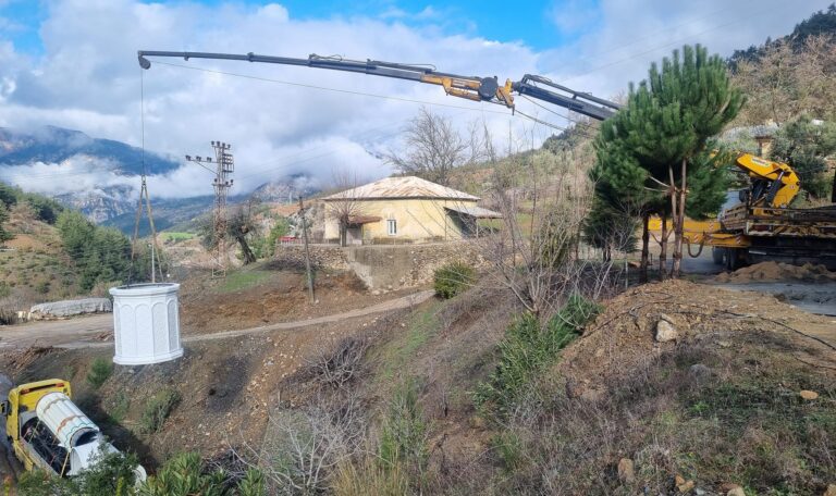 Adana Salmanlı Mah Cami Çelik Minare