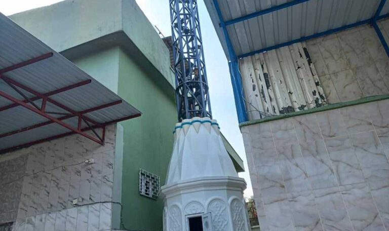 Adana Yüreğir Hicret Cami Çelik Minare