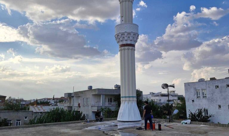 Adıyaman Kahta Şehirler Cami Çelik Minare