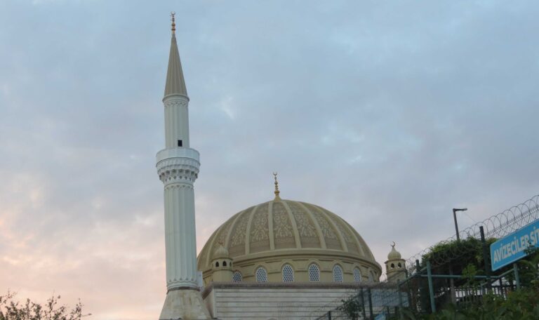 Avizeciler Sanayi Sitesi Cami Çelik Minare