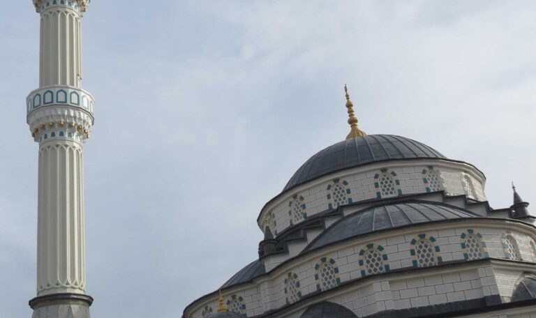 İstanbul Ataşehir Hacılar Cami Çelik Minare