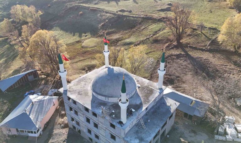 Bingol Ilicalar Koyu Cami Celik Minare 11