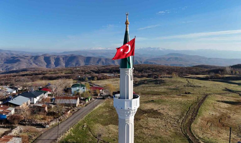 Bingol Ilicalar Koyu Cami Celik Minare 12