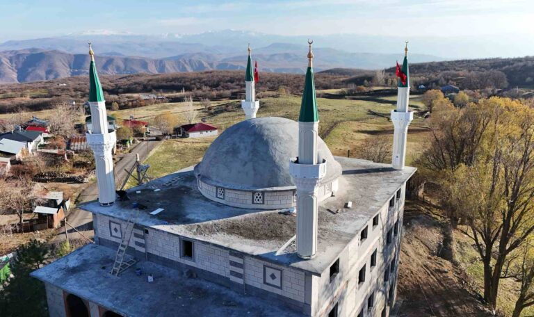 Bingol Ilicalar Koyu Cami Celik Minare 13