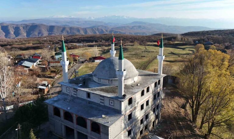 Bingol Ilicalar Koyu Cami Celik Minare 14