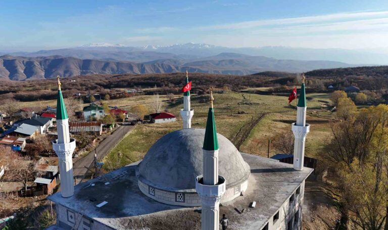 Bingol Ilicalar Koyu Cami Celik Minare 15