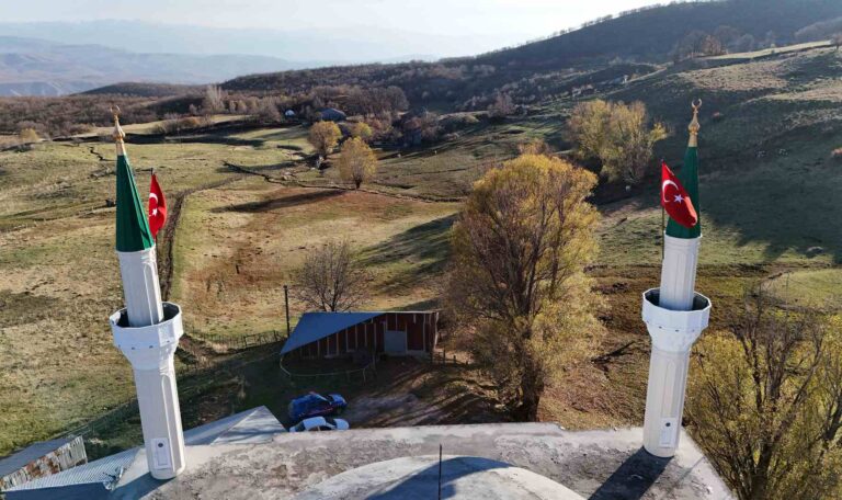 Bingol Ilicalar Koyu Cami Celik Minare 6