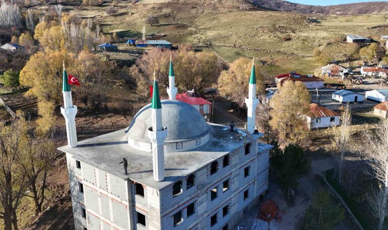 Bingol Ilicalar Koyu Cami Celik Minare 7