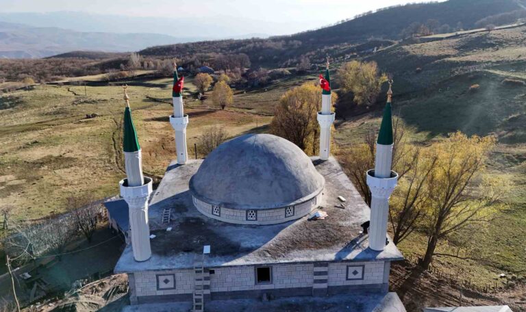 Bingol Ilicalar Koyu Cami Celik Minare 8