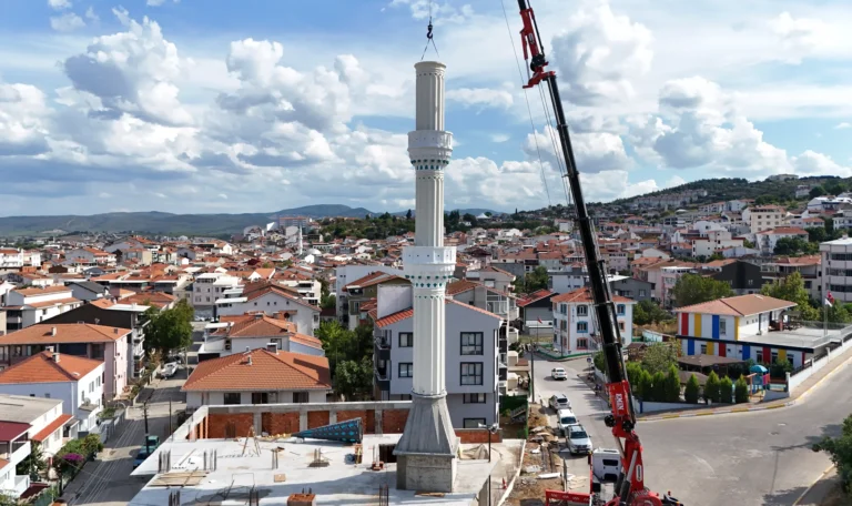 Canakkale Biga Sehitler Cami Celik Minare 2