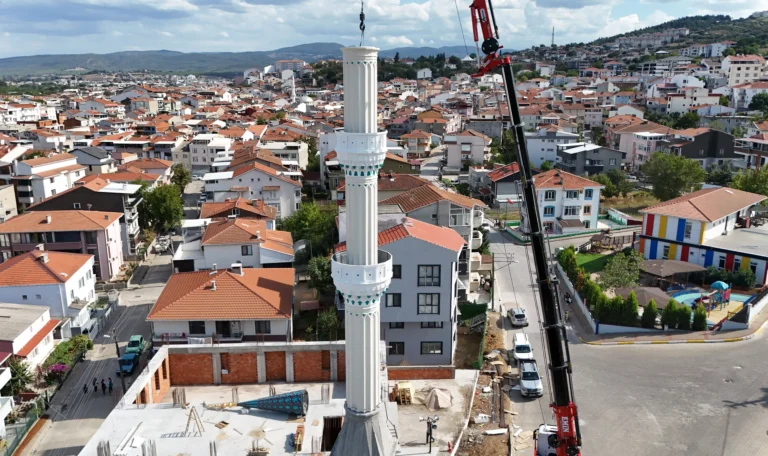 Canakkale Biga Sehitler Cami Celik Minare 3