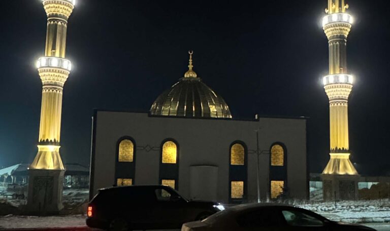 Romanya Zekat Cami Celik Minare 1 1