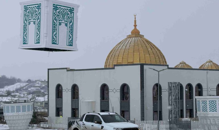 Romanya Zekat Cami Celik Minare 14