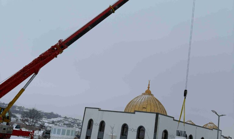 Romanya Zekat Cami Celik Minare 16