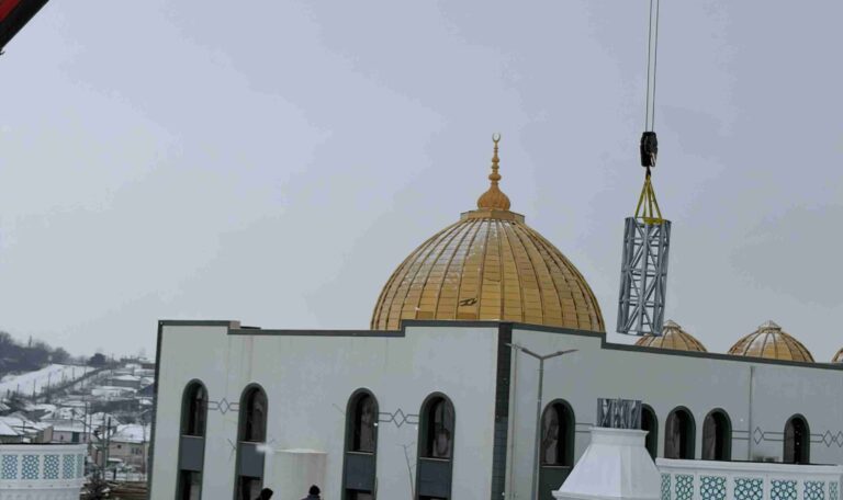 Romanya Zekat Cami Celik Minare 17