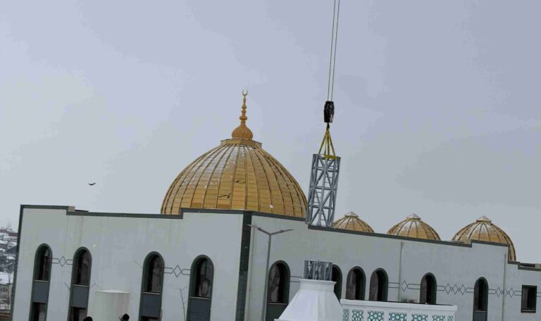 Romanya Zekat Cami Celik Minare 19