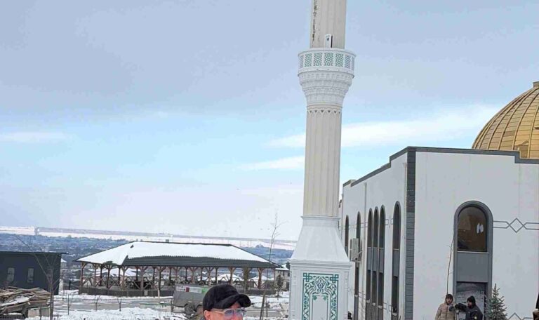 Romanya Zekat Cami Celik Minare 23