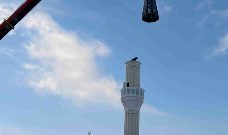 Romanya Zekat Cami Celik Minare 28