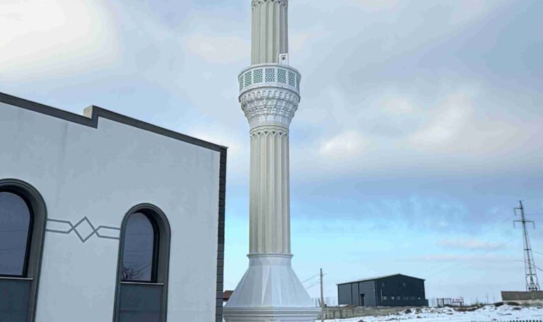 Romanya Zekat Cami Celik Minare 4