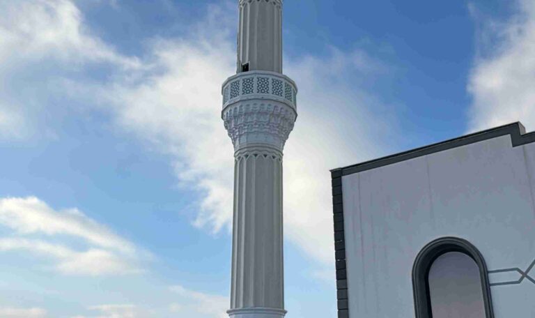 Romanya Zekat Cami Celik Minare 5