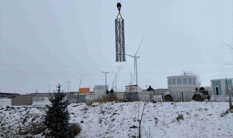 Romanya Zekat Cami Celik Minare 8